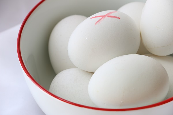 איך להכין ביצים קשות -טיפים פרקטיים - EshetStyle (צילום: טליה הדר)