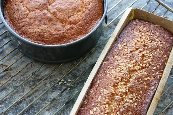 עוגת ליקח פשוטה וטעימה ללא מיקסר-מתכון קל-טליה הדר מהבלוג EshetStyle (צילום: טליה הדר)