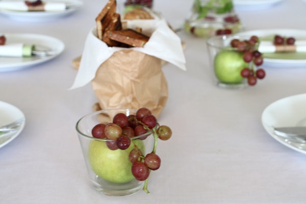 עיצוב שולחן בתפוחים - אירוח בסטייל (צילום: טליה הדר) בלוג אוכל ואירוח אשת סטייל EshetStyle