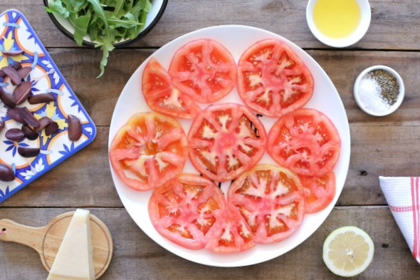 קרפצ'יו עגבניות וגבינה_מנה ראשונה בסטייל_אירוח בסטייל (צילום: טליה הדר)_ אשת סטייל