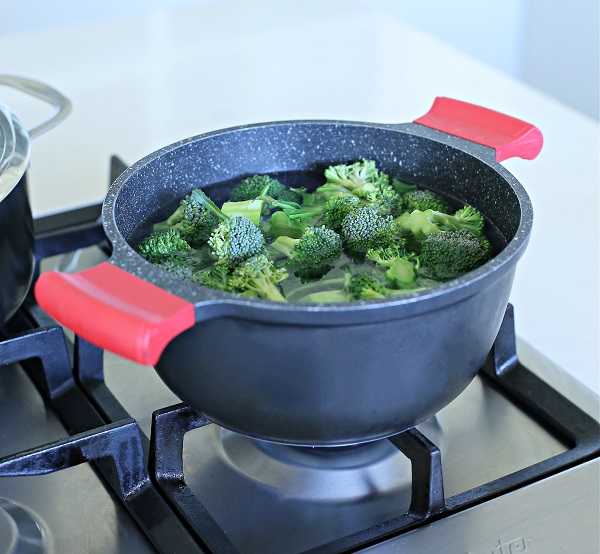 איך מבשלים אספרגוס_טיפים פרקטיים למטבח_טליה הדר מהבלוג אשת סטייל